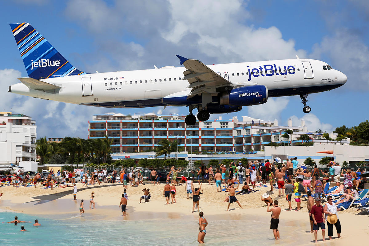 Plane Spotting at Maho Beach